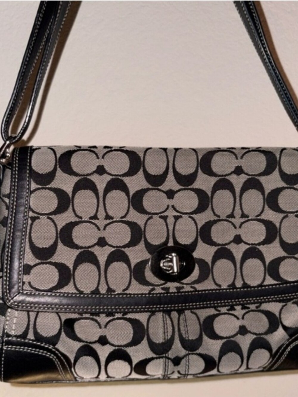 Coach EUC! Y2K Coach Medium Hampton/ Soho Signature Collection Style No. F13972